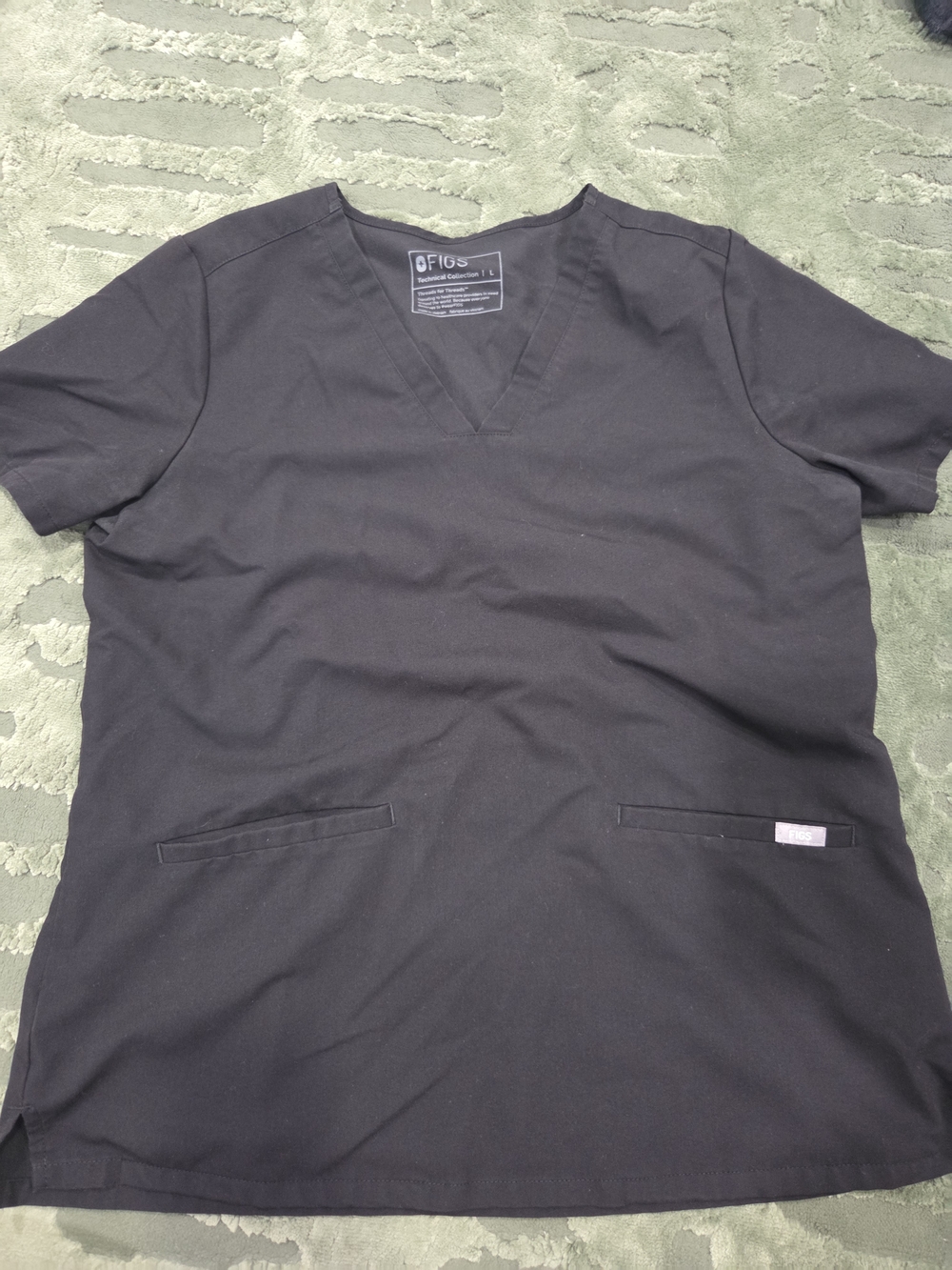 FIGS Womens Black V-Neck Scrub Top with Front Pockets